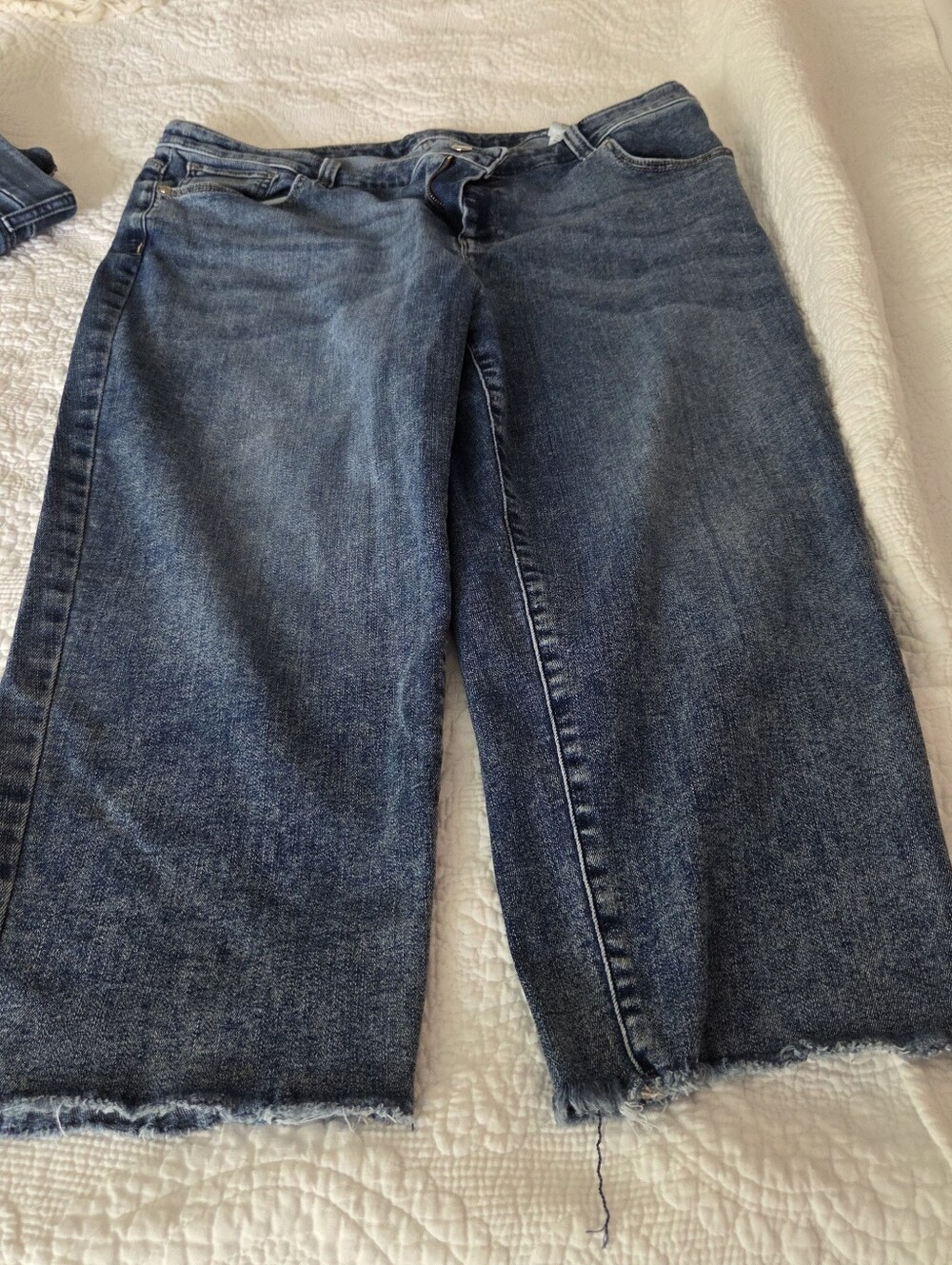 Chico's 4 Dark Blue Cropped Wide-Leg Jeans